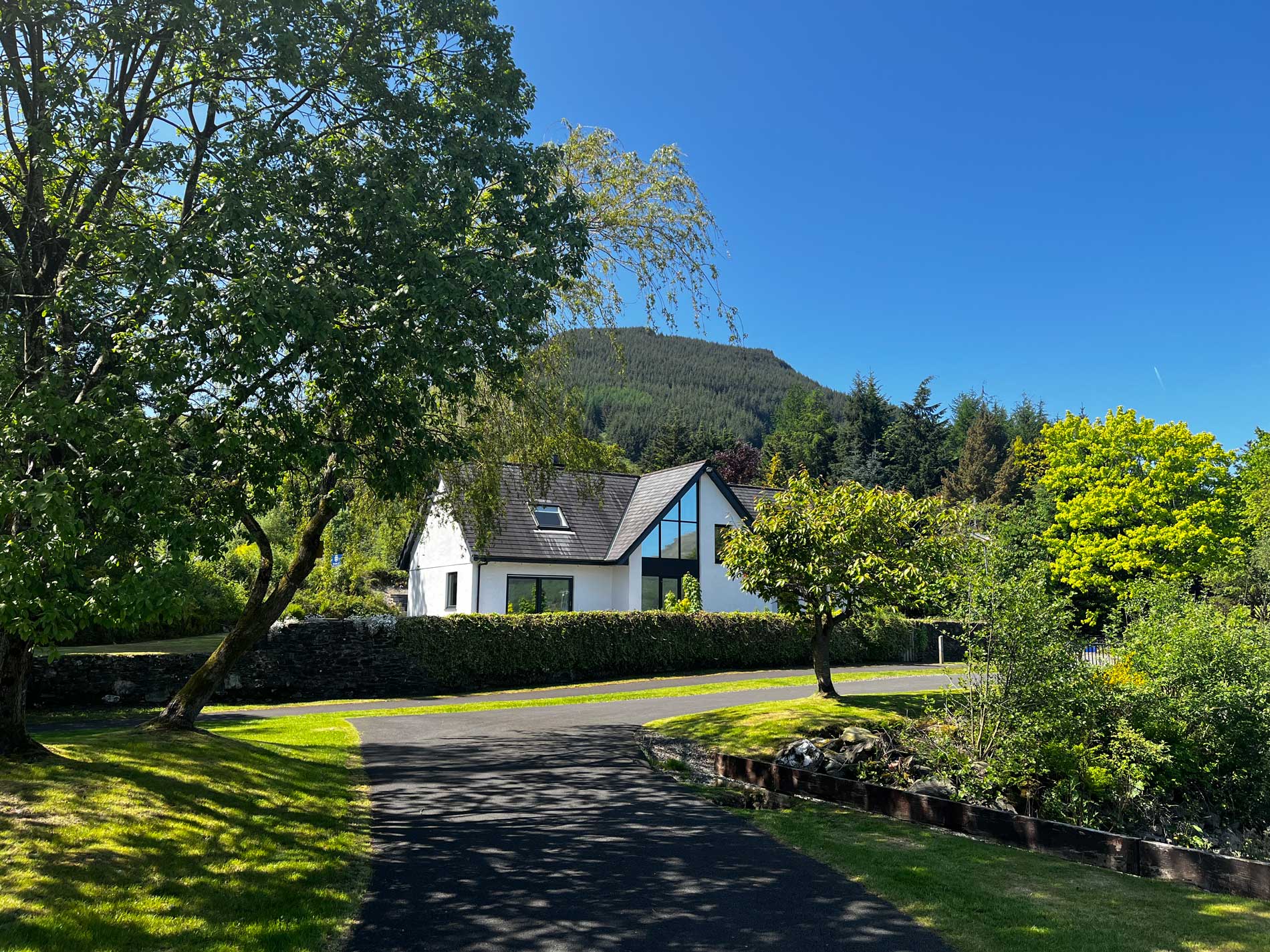 The Beach House Loch Lomond: A Tranquil Retreat Amidst Natures Splendour